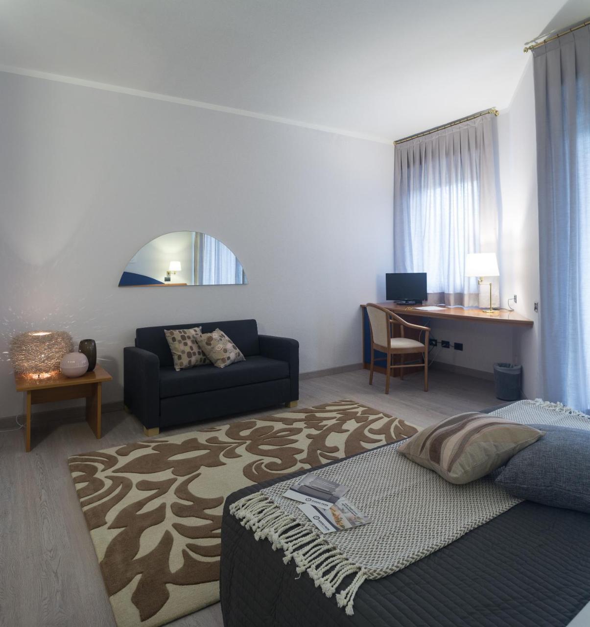 Roero Park Hotel Sommariva Perno Εξωτερικό φωτογραφία