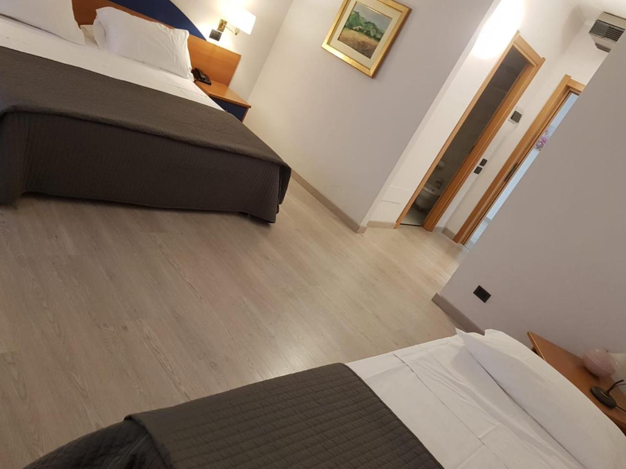 Roero Park Hotel Sommariva Perno Εξωτερικό φωτογραφία