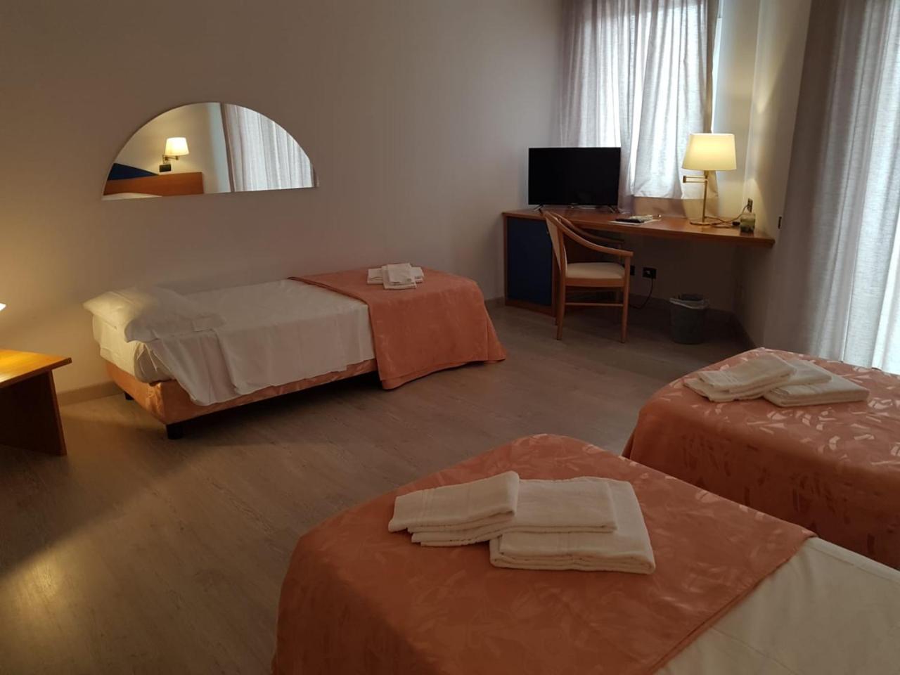 Roero Park Hotel Sommariva Perno Εξωτερικό φωτογραφία