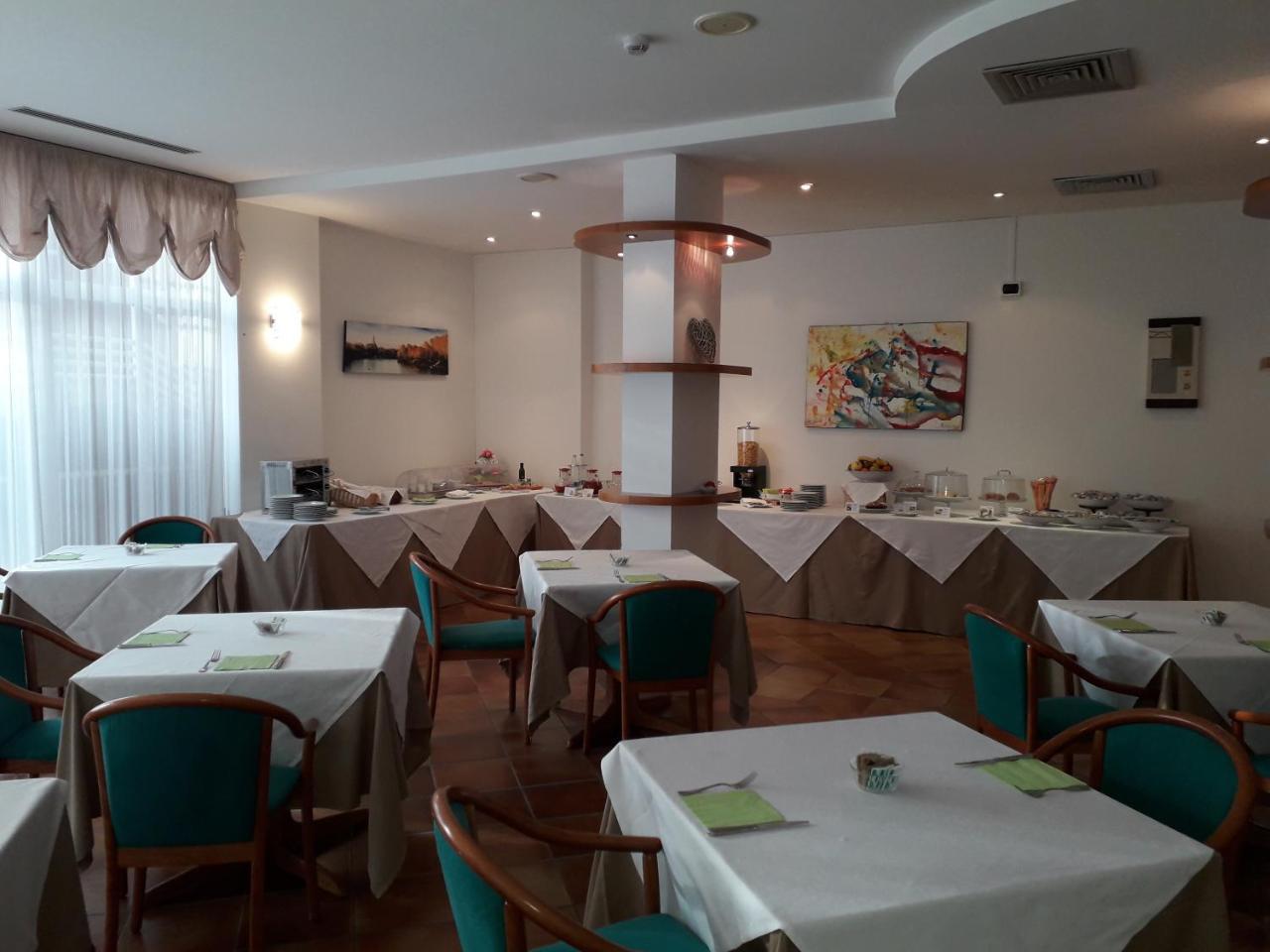 Roero Park Hotel Sommariva Perno Εξωτερικό φωτογραφία