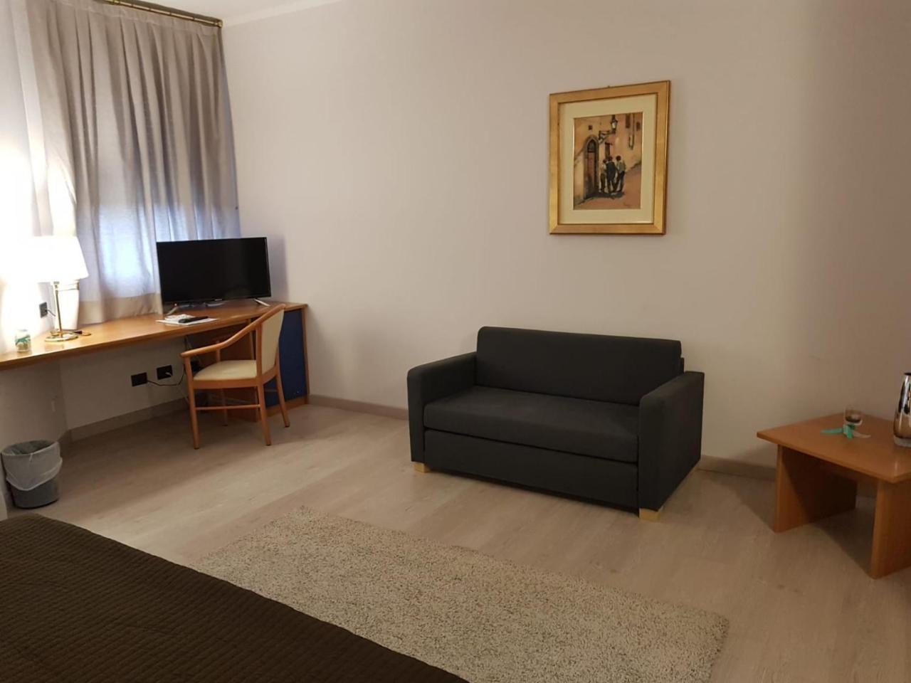 Roero Park Hotel Sommariva Perno Εξωτερικό φωτογραφία
