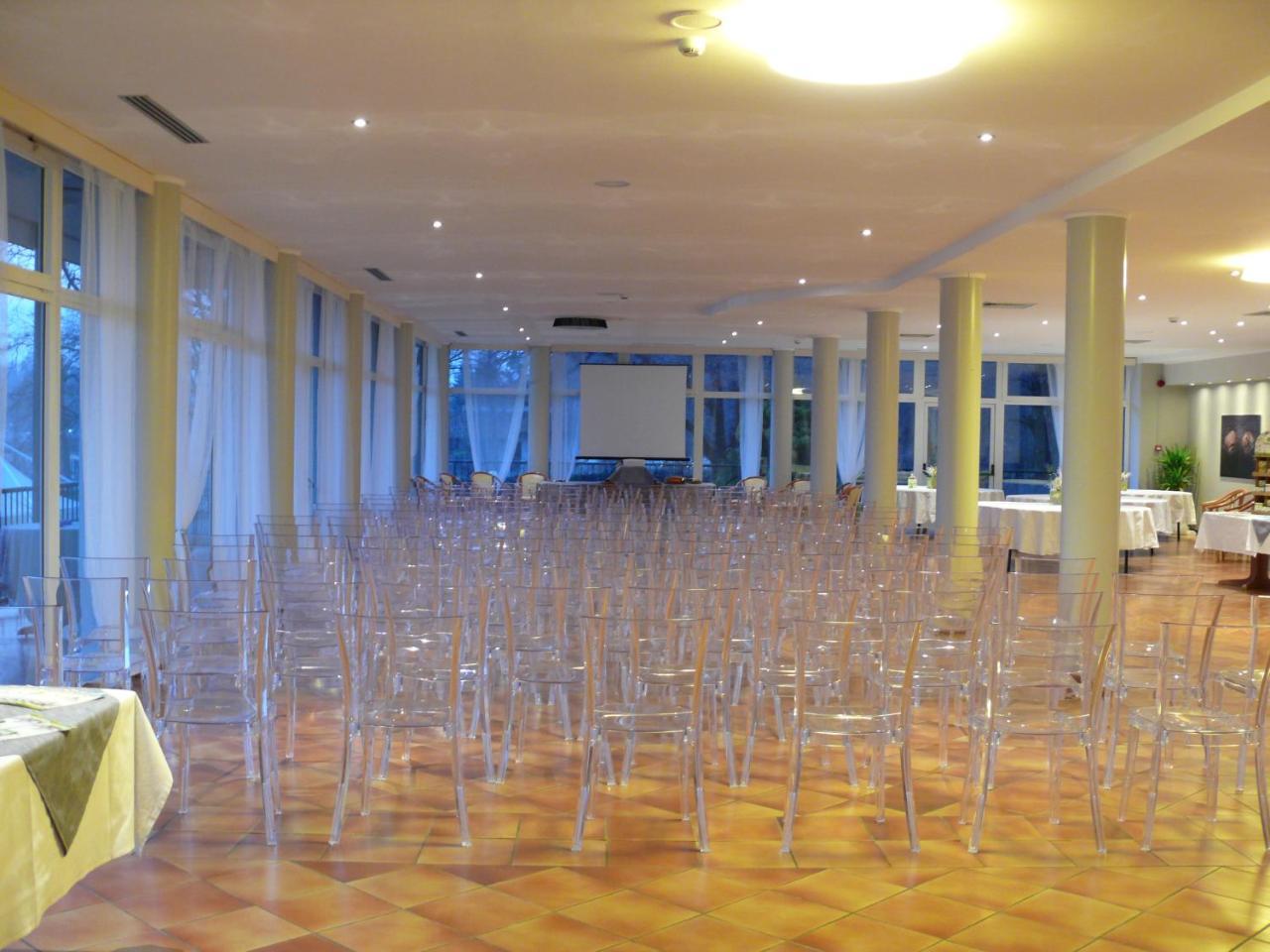 Roero Park Hotel Sommariva Perno Εξωτερικό φωτογραφία